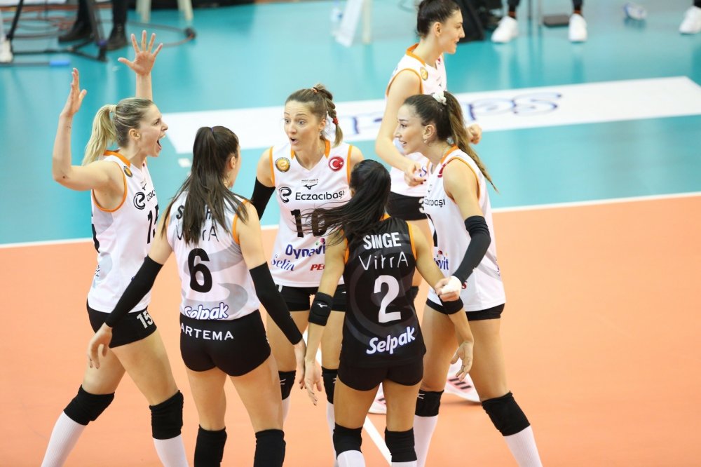 Derbinin galibi Eczacıbaşı Dynavit