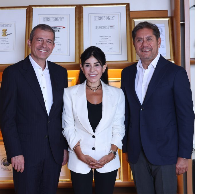 akbankta-yonetim-degisti.jpg