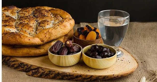 ramazan-ayinda-dogru-beslenmenin-pu-xh17.webp