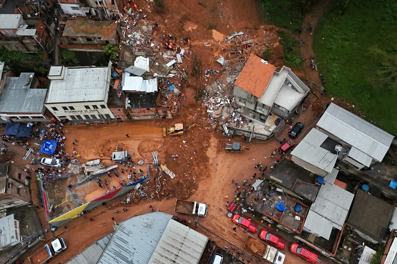 siddetli-yagis-sel-getirdi-brezilyada-23-olu-onlarca-kayip-var-1773178-202602250054-20260225005438-1.jpg