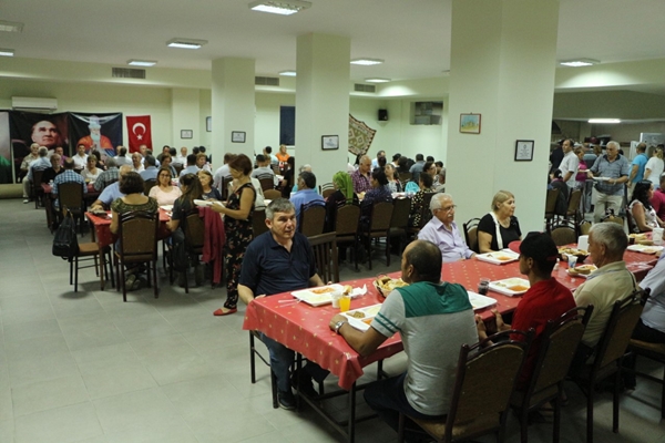 baskan-omer-gunel-matem-orucu-iftarina-katildi,,,,,.jpg