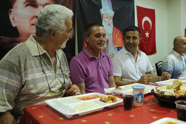 baskan-omer-gunel-matem-orucu-iftarina-katildi,,,.jpg
