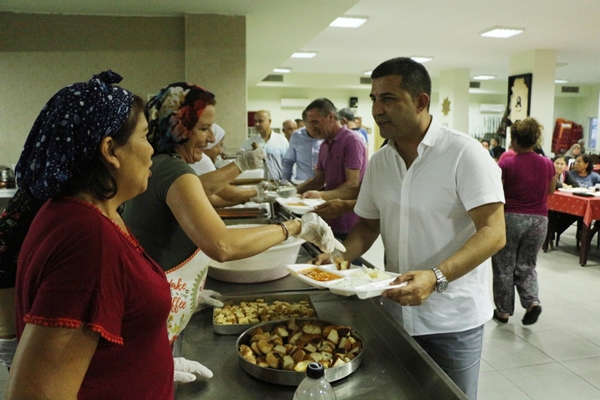 baskan-omer-gunel-matem-orucu-iftarina-katildi,,.jpg