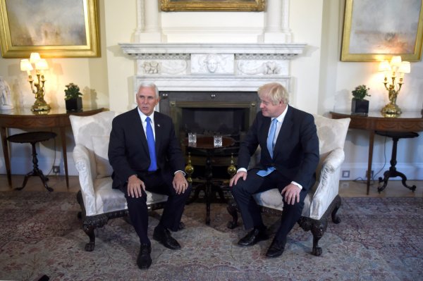 boris-johnson,-pence-ve-netanyahu-ile-gorustu,,,,.jpg