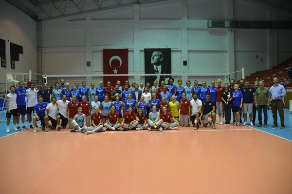 kusadasi-uluslararasi-voleybol-turnuvasinda-dostluk-kazandi,,.png